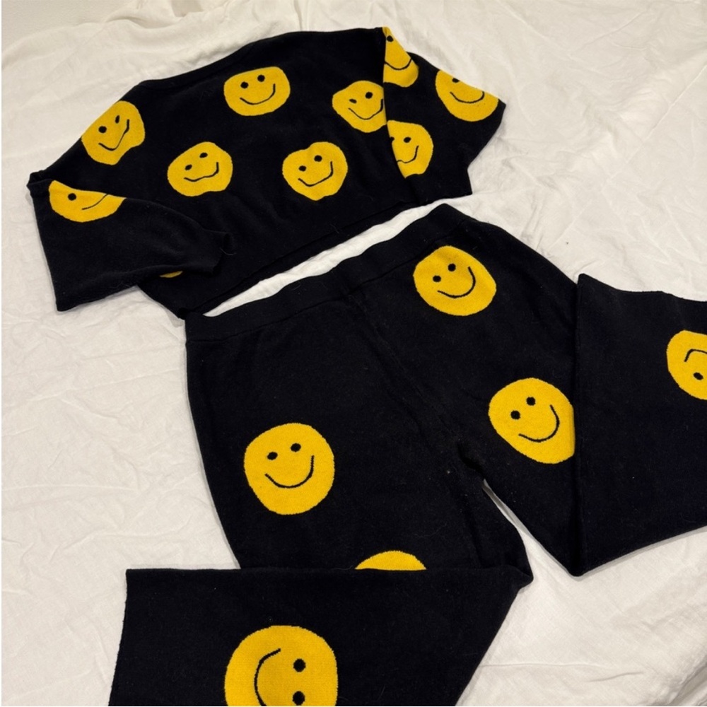 Dressed in Lala Smiley Face set :)
